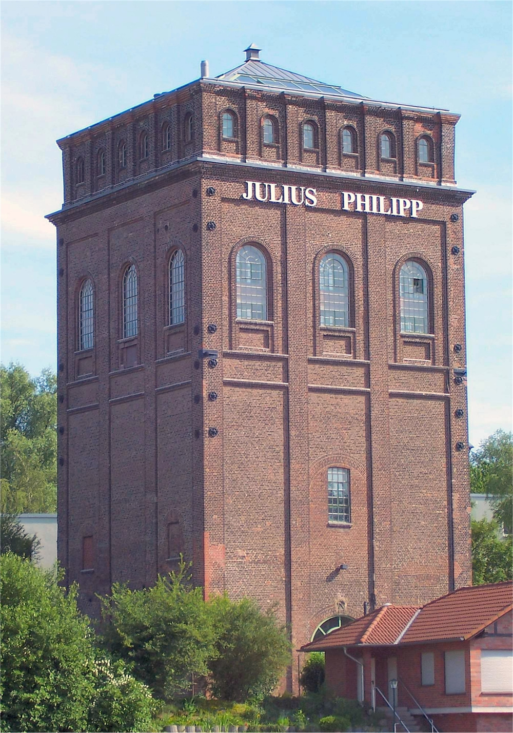 Malokow-Turm der Zeche Julius-Philipp, Bochum (Quelle: Wikipedia, gemeinfrei)